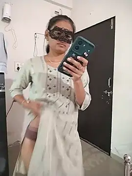 sexy couple liv online show from July 11, 2026, 6:05 am