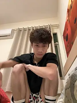 sexyboy-3525 online show from May 3, 2026, 12:11 pm