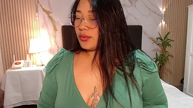cataleyarosellee online show from July 29, 2026, 4:49 pm