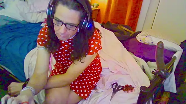 Snapshot of courtney1982 chatting on June 21, 2026, 8:00 pm courtney1982 online show from June 21, 2026, 8:00 pm