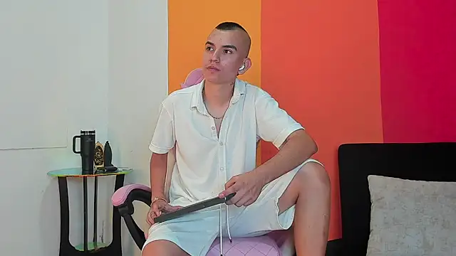 Rowan Cley online show from May 13, 2026, 7:22 pm