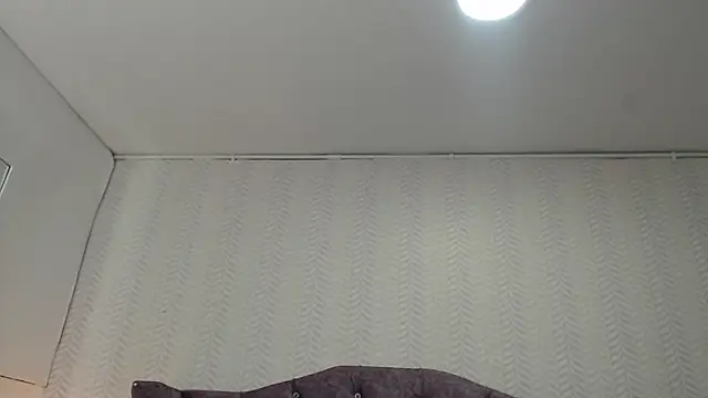 ViviJones online show from July 18, 2026, 12:31 pm