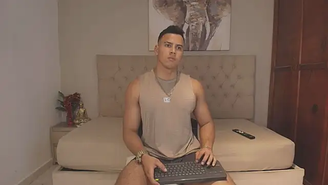 Maxi and Ares online show from July 23, 2026, 7:45 pm