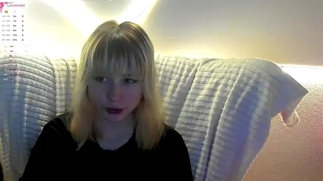MiaKimiko online show from June 9, 2026, 2:01 am