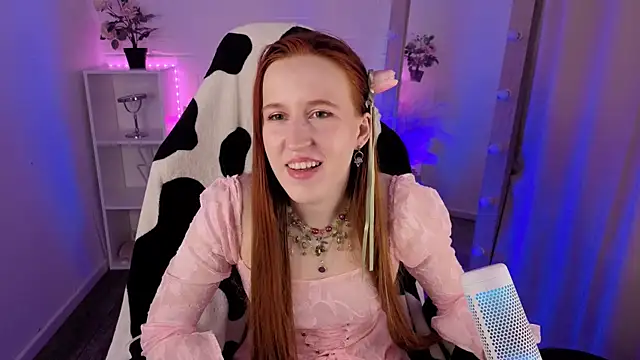 Snapshot of EvaBellea chatting on April 8, 2026, 1:11 pm EvaBellea online show from April 8, 2026, 1:11 pm