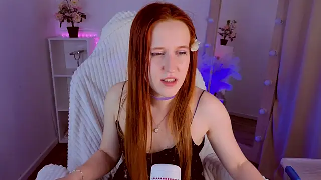 Snapshot of EvaBellea chatting on April 15, 2026, 7:58 pm EvaBellea online show from April 15, 2026, 7:58 pm