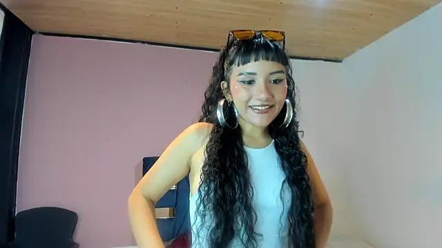 Hanna Clark   online show from July 18, 2026, 4:44 pm