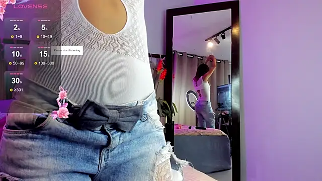 Snapshot of alma_rose_ chatting on May 28, 2026, 4:48 pm alma rose online show from May 28, 2026, 4:48 pm