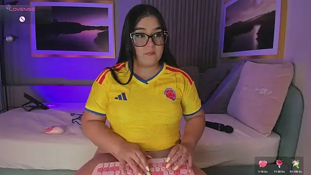 AlisonRose  online show from June 17, 2026, 10:21 pm