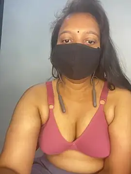 Monika 6999 online show from May 7, 2026, 5:18 pm