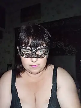 Snapshot of AuroKaria chatting on July 4, 2026, 6:36 pm AuroKaria online show from July 4, 2026, 6:36 pm