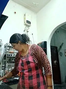 Riyashrma001 online show from May 25, 2026, 3:29 pm