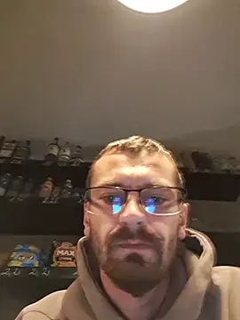 jozsi1995 online show from April 21, 2026, 7:06 pm