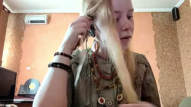 KateVibe 01 online show from April 14, 2026, 11:22 pm