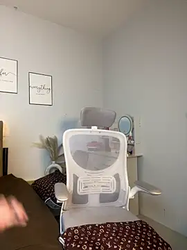 JassmineLove online show from June 7, 2026, 7:34 am