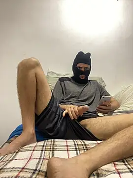 Couple PlayHot BR online show from July 18, 2026, 5:50 pm