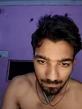 ItsPlayboy031 online show from May 3, 2026, 5:02 am