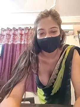 Snapshot of Aliyaa_bhat chatting on May 9, 2026, 8:08 am Aliyaa bhat online show from May 9, 2026, 8:08 am