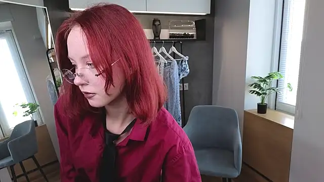 MaisieWillians online show from July 29, 2026, 4:32 am