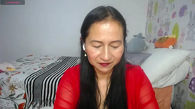 Snapshot of Tyna_b chatting on July 17, 2026, 2:18 am Tyna b online show from July 17, 2026, 2:18 am