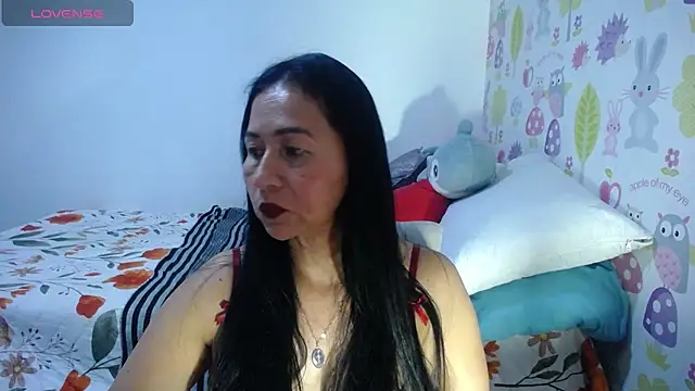 Snapshot of Tyna_b chatting on July 24, 2026, 6:22 am Tyna b online show from July 24, 2026, 6:22 am