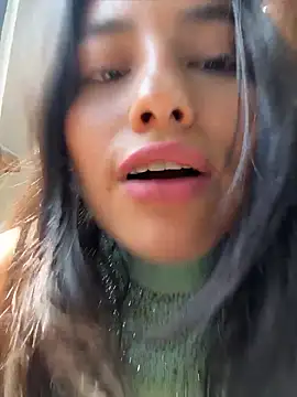 VioletRousee online show from June 16, 2026, 4:09 pm