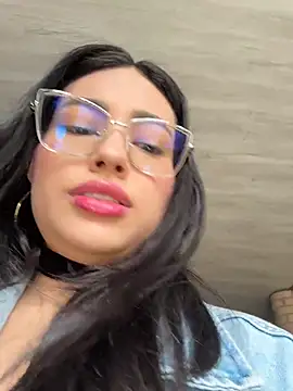 VioletRousee online show from July 20, 2026, 2:41 pm