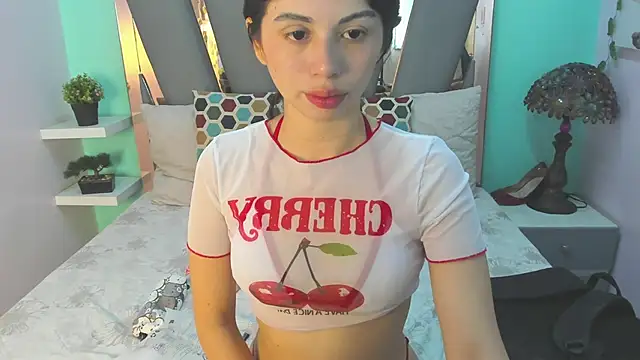 Sophie Copers online show from June 6, 2026, 8:02 pm