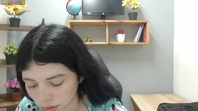 Sophie Copers online show from June 14, 2026, 2:52 pm