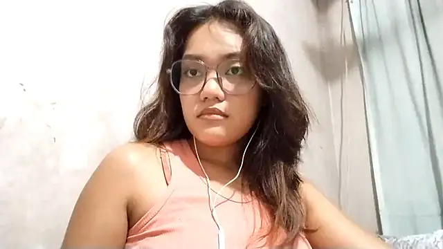 Snapshot of OliviaCarchi chatting on April 17, 2026, 12:30 pm OliviaCarchi online show from April 17, 2026, 12:30 pm