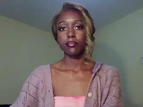 HotSkinnyLady online show from July 19, 2026, 12:14 am
