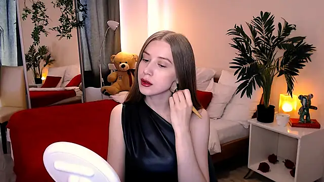 Snapshot of cheeky_chick chatting on June 9, 2026, 1:12 pm cheeky chick online show from June 9, 2026, 1:12 pm
