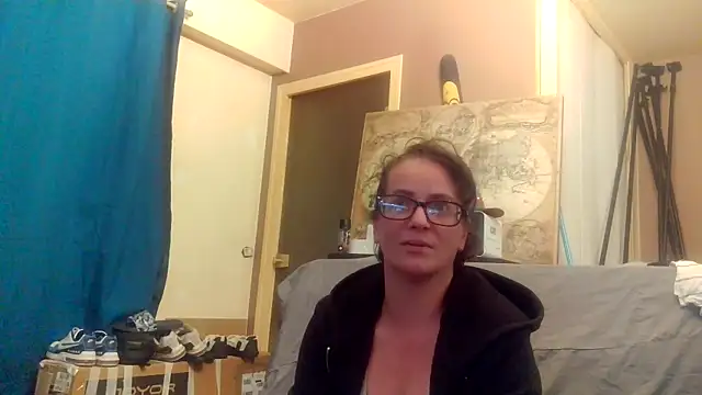Miliffhj online show from May 11, 2026, 7:11 pm