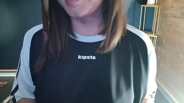 NicoleLove  online show from July 15, 2026, 3:50 pm