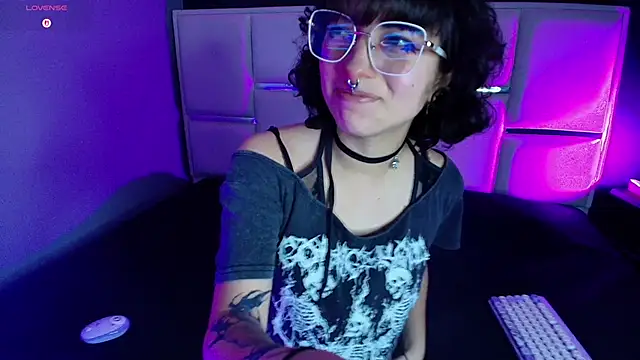 BadEmyXO online show from June 5, 2026, 4:30 am