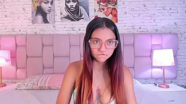 AshleeyRoberts online show from May 9, 2026, 1:38 pm