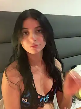 Snapshot of VIOLET_19XXX chatting on July 19, 2026, 5:22 am VIOLET 19XXX online show from July 19, 2026, 5:22 am