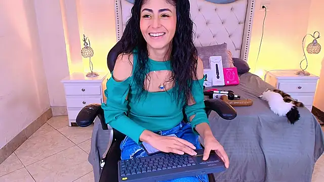elizabeth santos1 online show from July 20, 2026, 9:28 pm