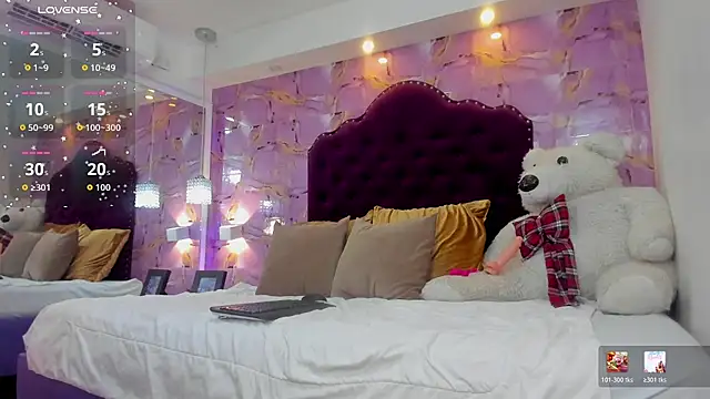 Snapshot of luna_bloomm_ chatting on July 8, 2026, 4:50 am luna bloomm online show from July 8, 2026, 4:50 am