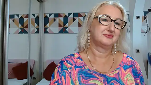 DianaFrances online show from July 3, 2026, 4:13 pm