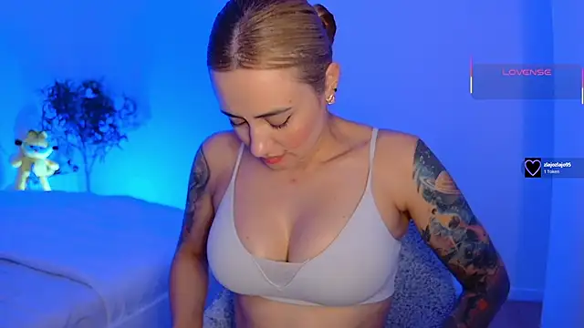 pennyyy  online show from June 20, 2026, 2:20 pm