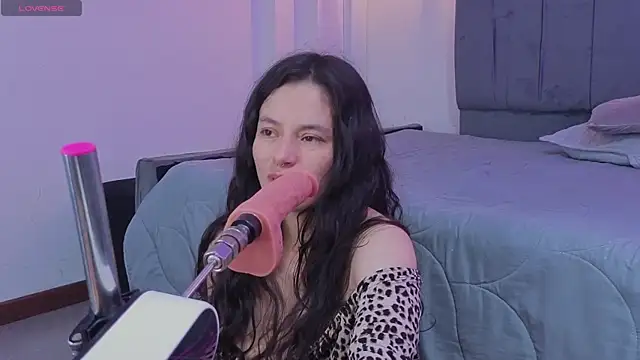 Samantha bloww1 online show from April 28, 2026, 3:44 am