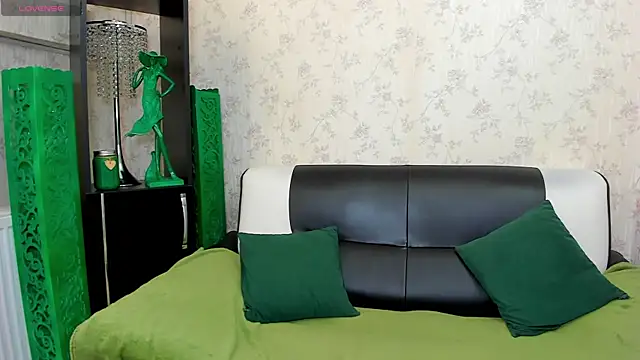 FemCupid online show from June 17, 2026, 4:48 am