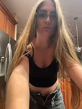 prettykitttty online show from August 2, 2026, 3:49 am
