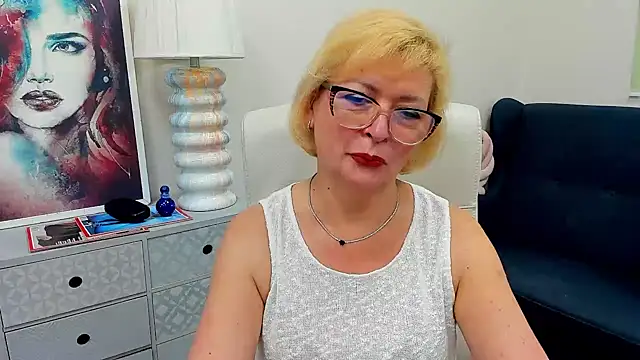 luna xfantasy online show from June 19, 2026, 6:29 am