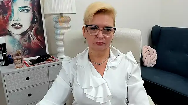 luna xfantasy online show from July 24, 2026, 6:33 am