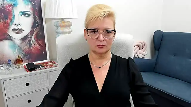 luna xfantasy online show from July 25, 2026, 6:44 am