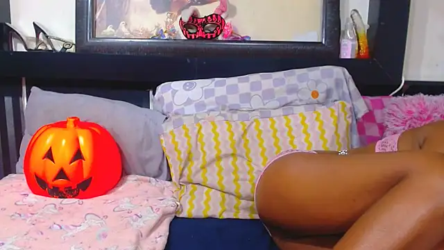YoungBarbiexx online show from June 11, 2026, 2:53 am