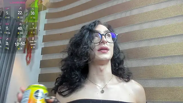 Snapshot of Shammy_rosse chatting on July 21, 2026, 8:33 pm Shammy rosse online show from July 21, 2026, 8:33 pm