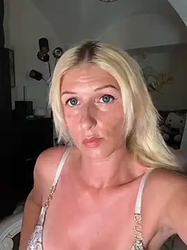Snapshot of barbiplaymate chatting on June 29, 2026, 2:06 pm barbiplaymate online show from June 29, 2026, 2:06 pm